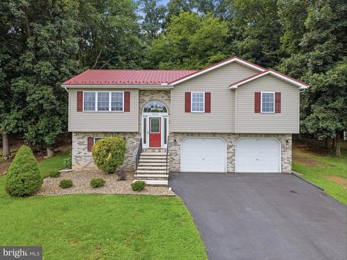 10113 Cardinal Dr, Orrstown, PA, 17244-8600 | Card Image