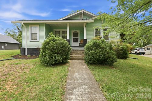 77 Pulliam St, Marion, NC, 28752-3937 | Card Image