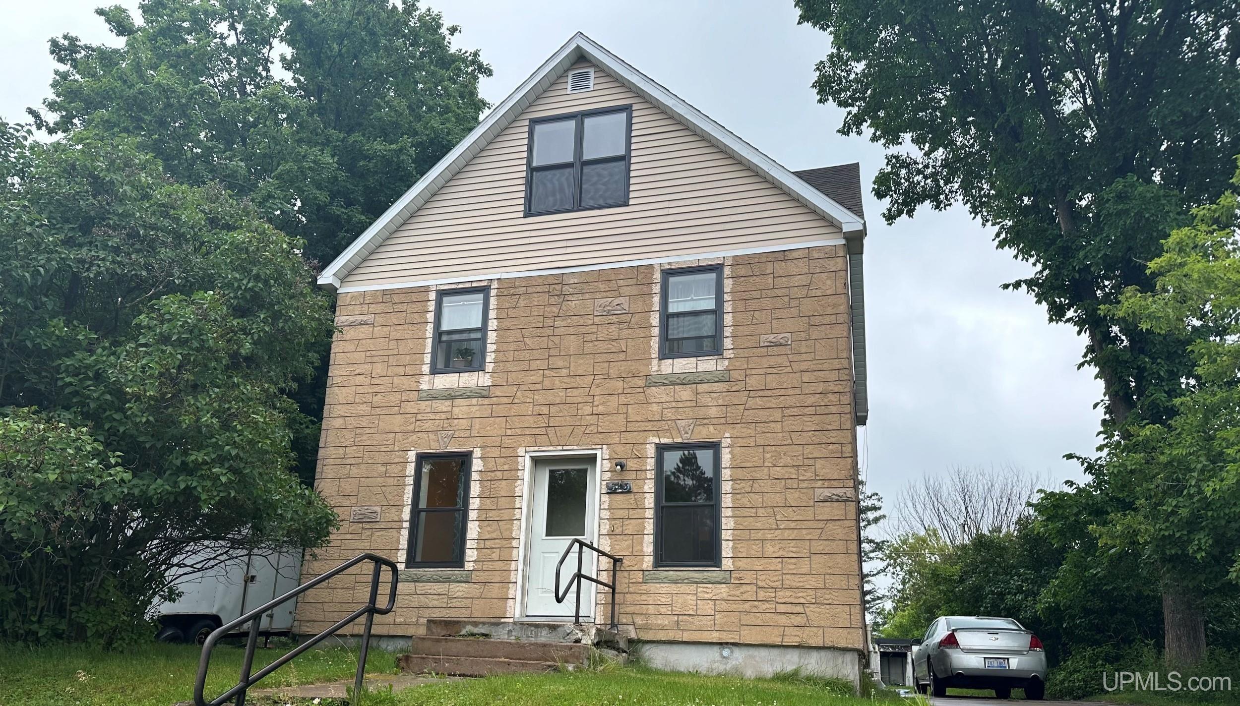 Verona Ave, Caspian, MI 49915