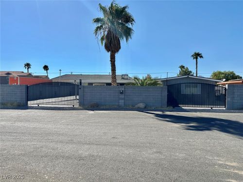 808 S Mallard St, Las Vegas, NV, 89107-3766 | Card Image