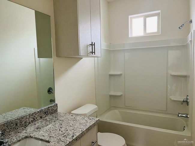 APT-2 - 1201 W Garfield Ave, Condo with 2 bedrooms, 2 bathrooms and 2 parking in Alton TX | Image 12