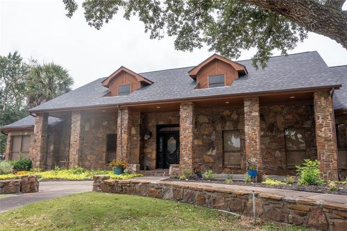 5004 Magnolia Ln, Bay City, TX, 77414-8602 | Card Image