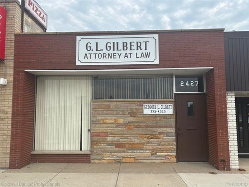 2427 Fort St, Wyandotte, MI, 48192-4433 | Card Image