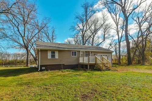 10891 Edgemere Ter, Roscoe, IL, 61073-8241 | Card Image