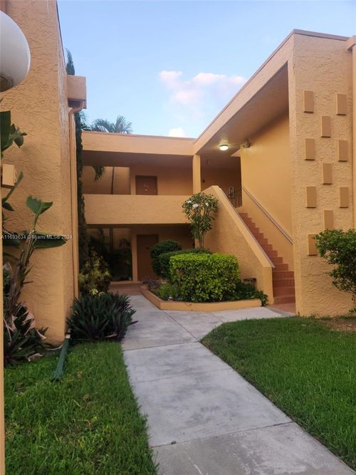 209a-9310 W Flagler St, Miami, FL, 33174 | Card Image