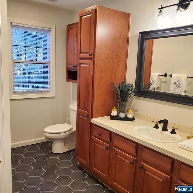 22 - 5-22 Maple Cres, Townhouse with 2 bedrooms, 2 bathrooms and null parking in Vernon NJ | Image 18