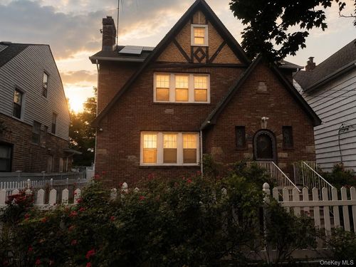 27 Leonard Pl, Yonkers, NY, 10704-2414 | Card Image