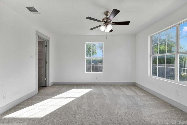 14170 Michael Run, House other with 4 bedrooms, 3 bathrooms and null parking in Lytle TX | Image 17