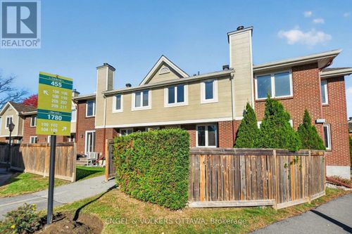 100-1780 Marsala Crescent, Ottawa, ON, K4A2G2 | Card Image
