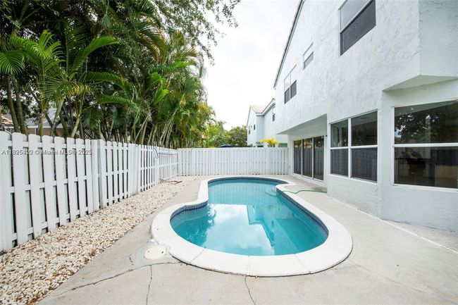 1127 Sw 104 Th Way, House other with 4 bedrooms, 3 bathrooms and null parking in Pembroke Pines FL | Image 32