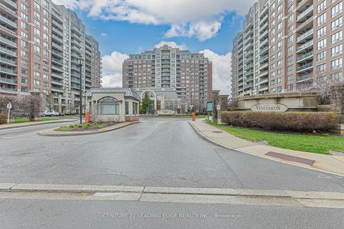 604-330 Red Maple Road, Richmond Hill, ON, L4C0T6 | Card Image