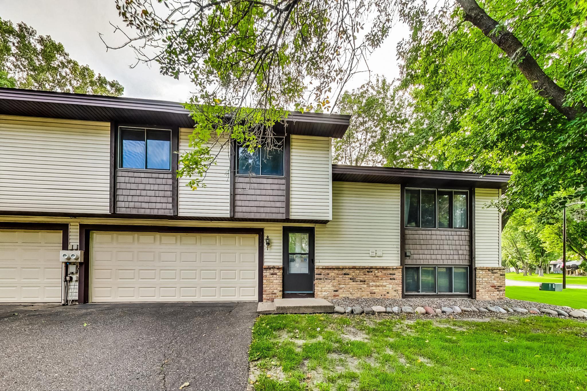 Brookdale Cir, Minneapolis, MN 55443