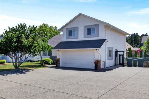 1377 Ocean View Ave, Comox, BC, V9M3R2 | Card Image
