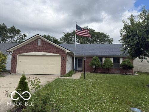 8107 Southern Trails Pl, Indianapolis, IN, 46237-8210 | Card Image