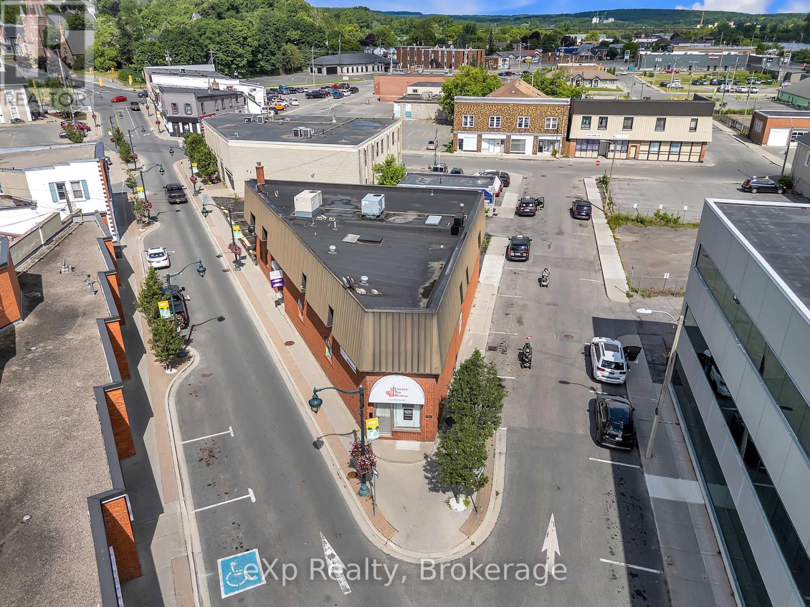 Commercial Lease in Quinte West (Trenton Ward) 3