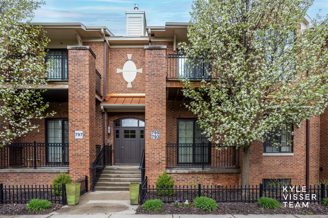 Bagley Ave, Grand Rapids, MI 49506