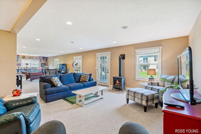 41-web-or-mls-A7400728 | Image 38