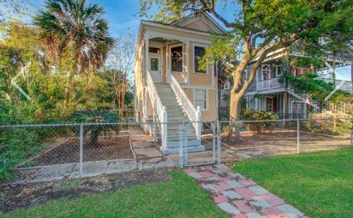 2814 Avenue O 1/2, Galveston, TX, 77550-6854 | Card Image