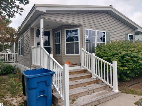 2457 Friendship Dr, Traverse City, MI, 49686-4977 | Card Image