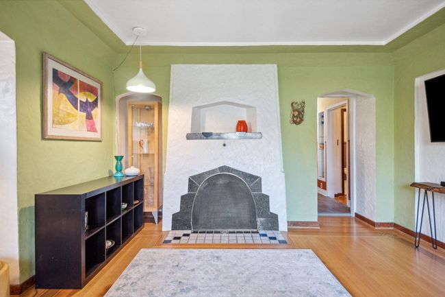 1216 Edinburgh St, House other with 5 bedrooms, 3 bathrooms and 2 parking in New Westminster BC | Image 10
