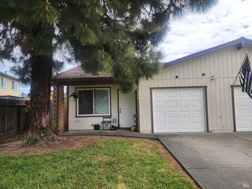 230 Bel Air Drive, Vacaville, CA, 95687 | Card Image