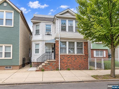 212 John St, Harrison, NJ, 07029-2518 | Card Image