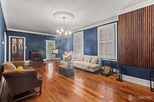 126 E Union St, Burlington City, NJ, 08016-1511 | Card Image