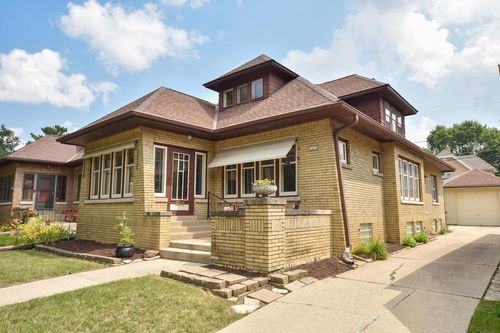 2428 N 62nd Street, Wauwatosa, WI, 53213 | Card Image