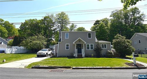 33 Alabama Ave, Lake Hopatcong, NJ, 07849-1439 | Card Image