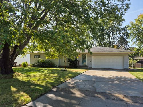 1733 Woodside Rd, Norton Shores, MI, 49441-3731 | Card Image