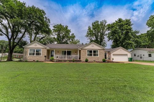 510 W Nursery St, Butler, MO, 64730-1944 | Card Image