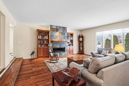 1134 Lakeside Dr S, Battle Creek, MI, 49015-3534 | Card Image