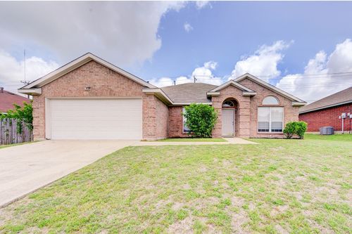 421 Leisure Drive, Cedar Hill, TX, 75104 | Card Image