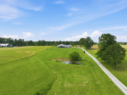 202 Rocky Dr, Dickson, TN, 37055-4434 | Card Image