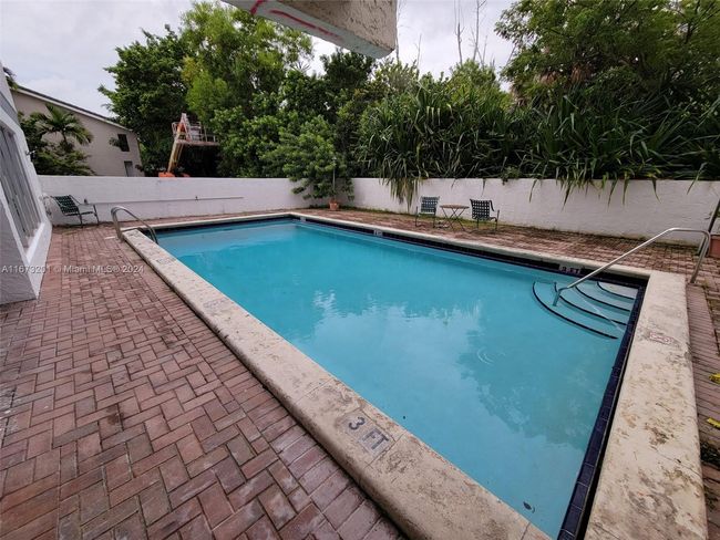 APT-205 - 16508 Ne 26 Th Ave, Condo with 2 bedrooms, 2 bathrooms and null parking in North Miami Beach FL | Image 18