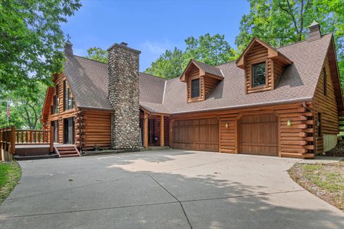 5633 Contour Rd, Waterford, WI, 53185-2941 | Card Image