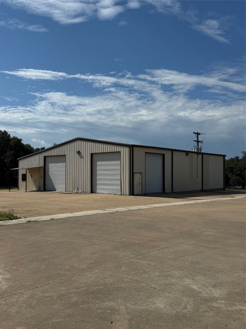 2-1451 W Highway 290, Dripping Springs, TX, 78620-3402 | Card Image
