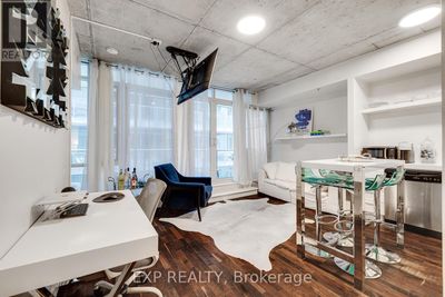 321 - 75 Portland St, Condo with 1 bedrooms, 1 bathrooms and null parking in Toronto ON | Image 3