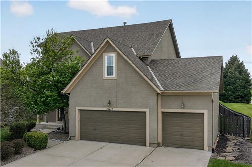 16212 S Bradley Dr, Olathe, KS, 66062-3931 | Card Image