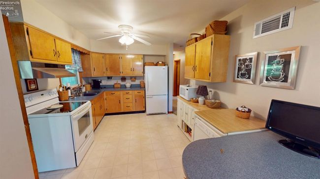 1501 Tiffin Rd, House other with 3 bedrooms, 2 bathrooms and 2 parking in Fremont OH | Image 15