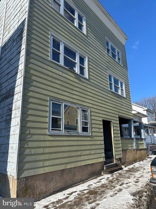 48 S Kennedy Dr, Mcadoo, PA, 18237-1823 | Card Image