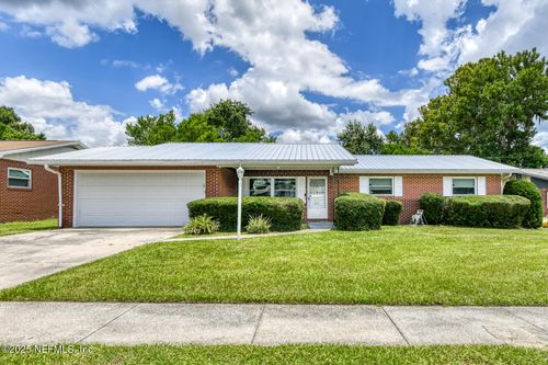 211 Dogwood Ln, Palatka, FL, 32177-6411 | Card Image