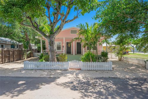 3826-3826 Oak Ave, Coconut Grove, FL, 33133-4809 | Card Image
