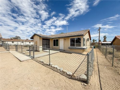 5839 Bagley, 29 Palms, CA, 92277 | Card Image
