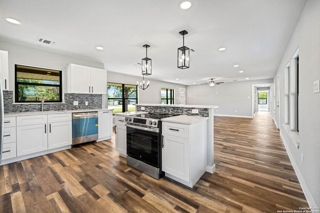 222 (17A) Winship Rd, House other with 3 bedrooms, 2 bathrooms and null parking in Pleasanton TX | Image 5
