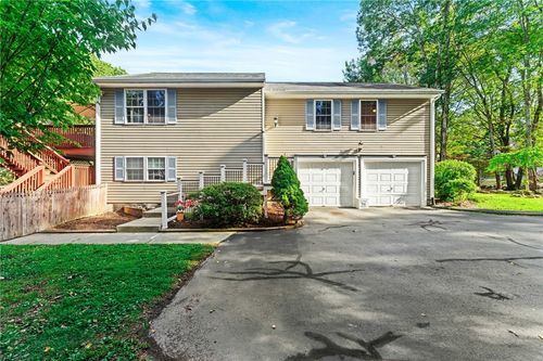 42 Golden View Dr, Johnston, RI, 02919-2847 | Card Image