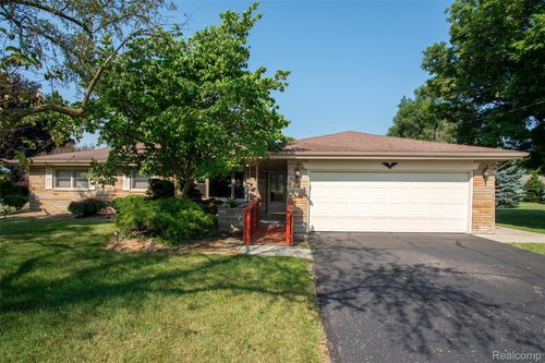 374 Rohloff Dr, Coldwater, MI, 49036-8313 | Card Image