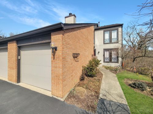 2256 Clough Ridge Dr, Anderson Twp, OH, 45230-1489 | Card Image