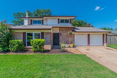 1404 Vancouver Dr, Arlington, TX, 76012-2611 | Card Image
