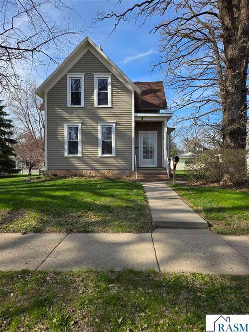 711 Se 3rd Avenue, Waseca, MN, 56093-3405 | Card Image